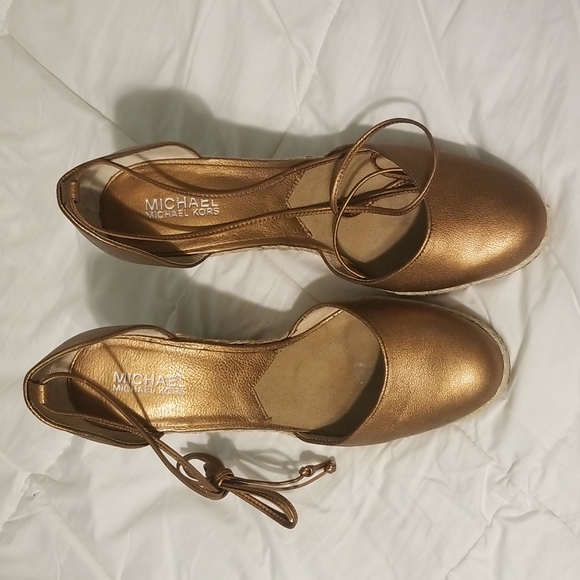Golden metallic Michael Kors Wedge sandals/espadrilles - Picture 1 of 6
